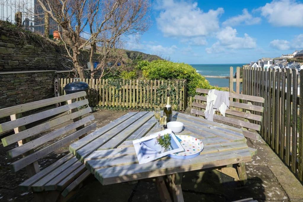 Scuppers, Port Isaac Bay Holidays Esterno foto